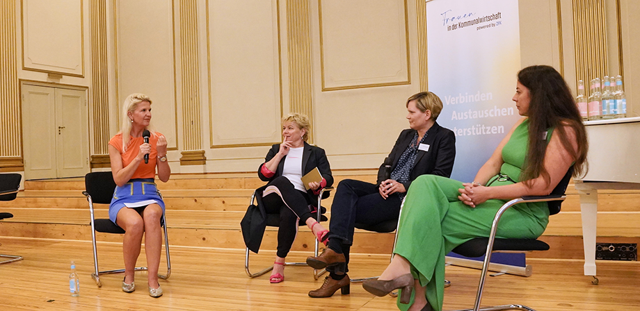 Foto vom Panel Talk Frauennetzwer powered by ZfK 2022