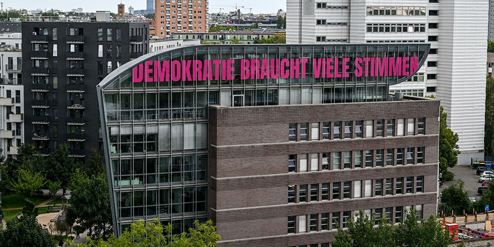 Haus_der_Presse_Credit_Jens_Kalaene_1000x500px